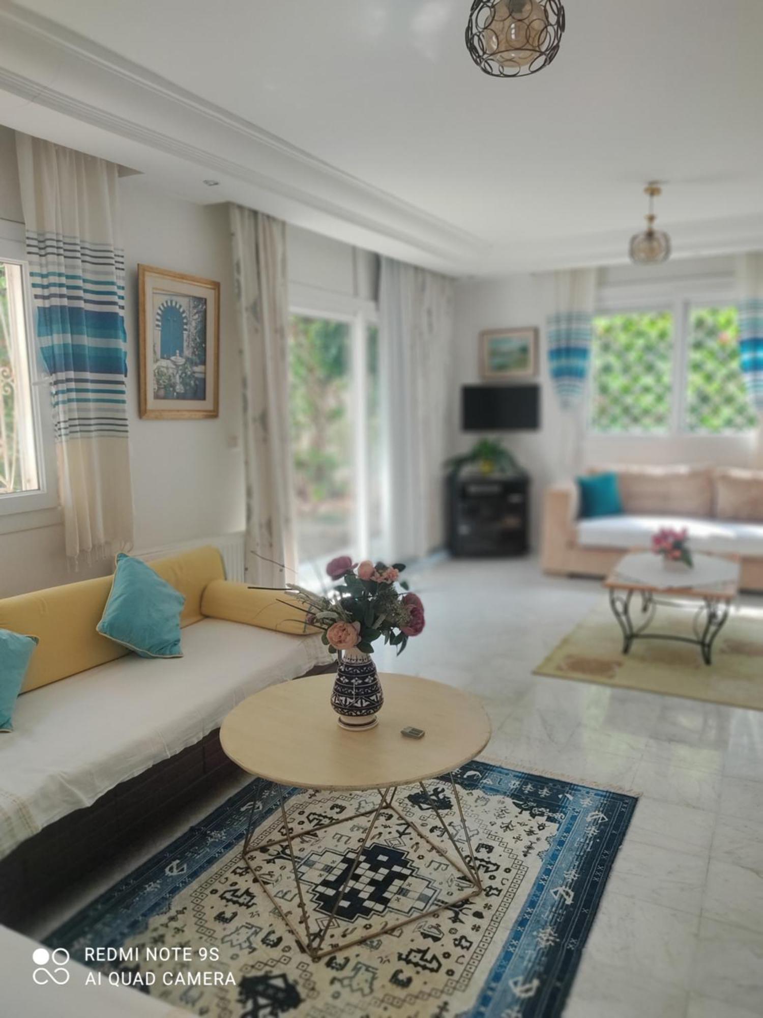 Etage De Villa Avec Jardin, Pres De L'Aireport Et Parking Prive Ariana Dış mekan fotoğraf